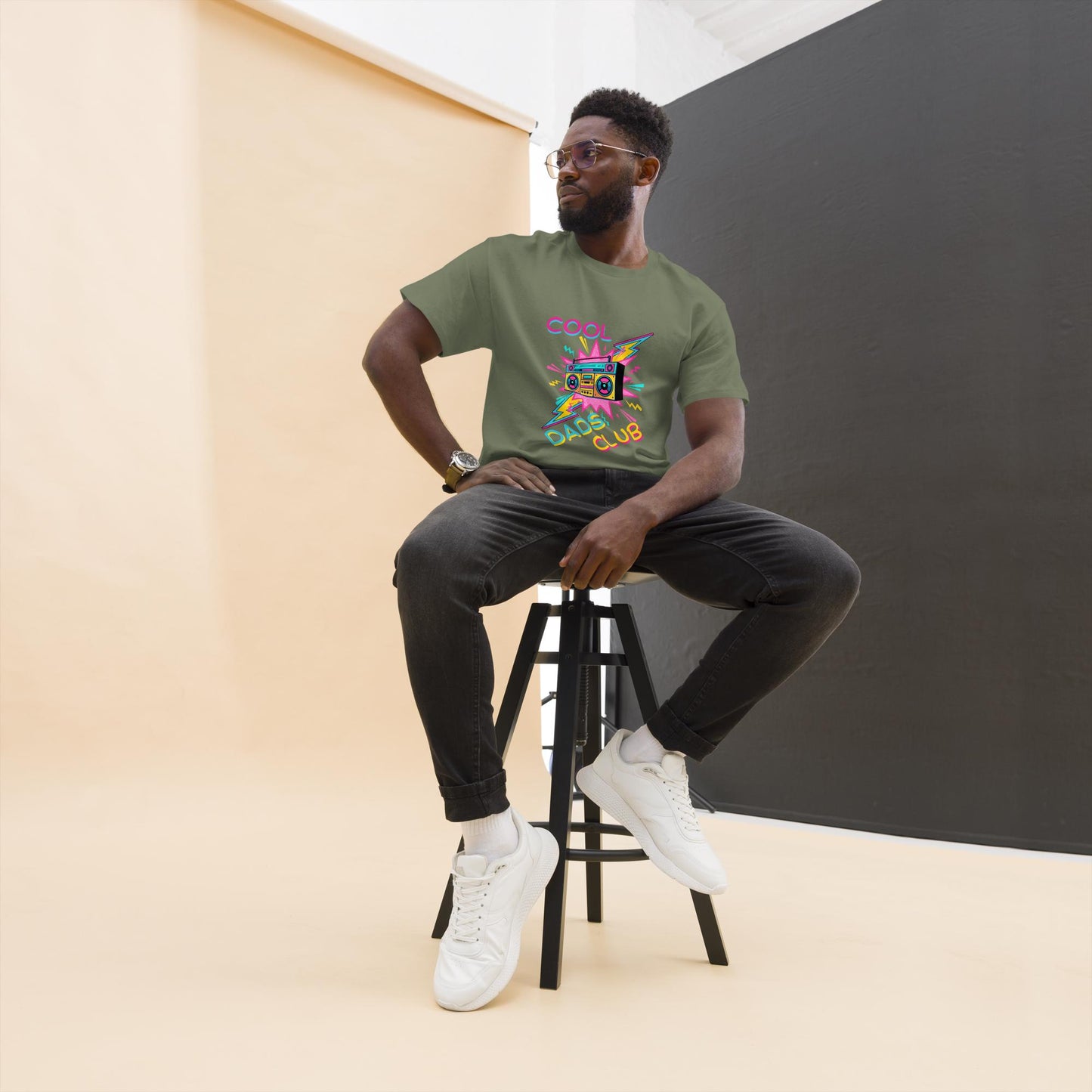 Cool Dads Club - 80s Vibe Tee